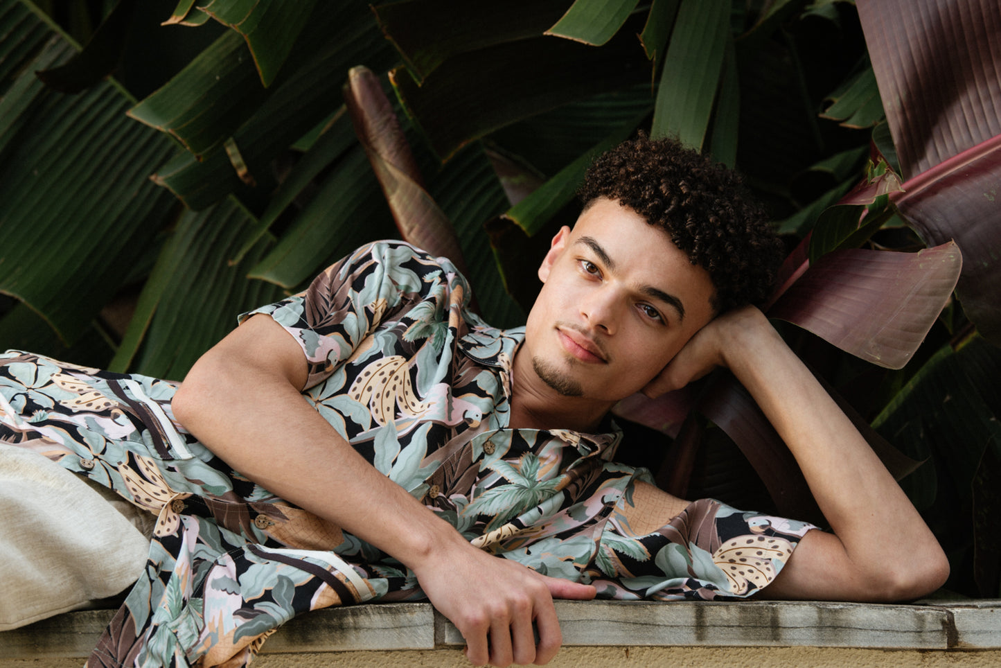 BILLY ALOHA PARROT-DISE SHIRT