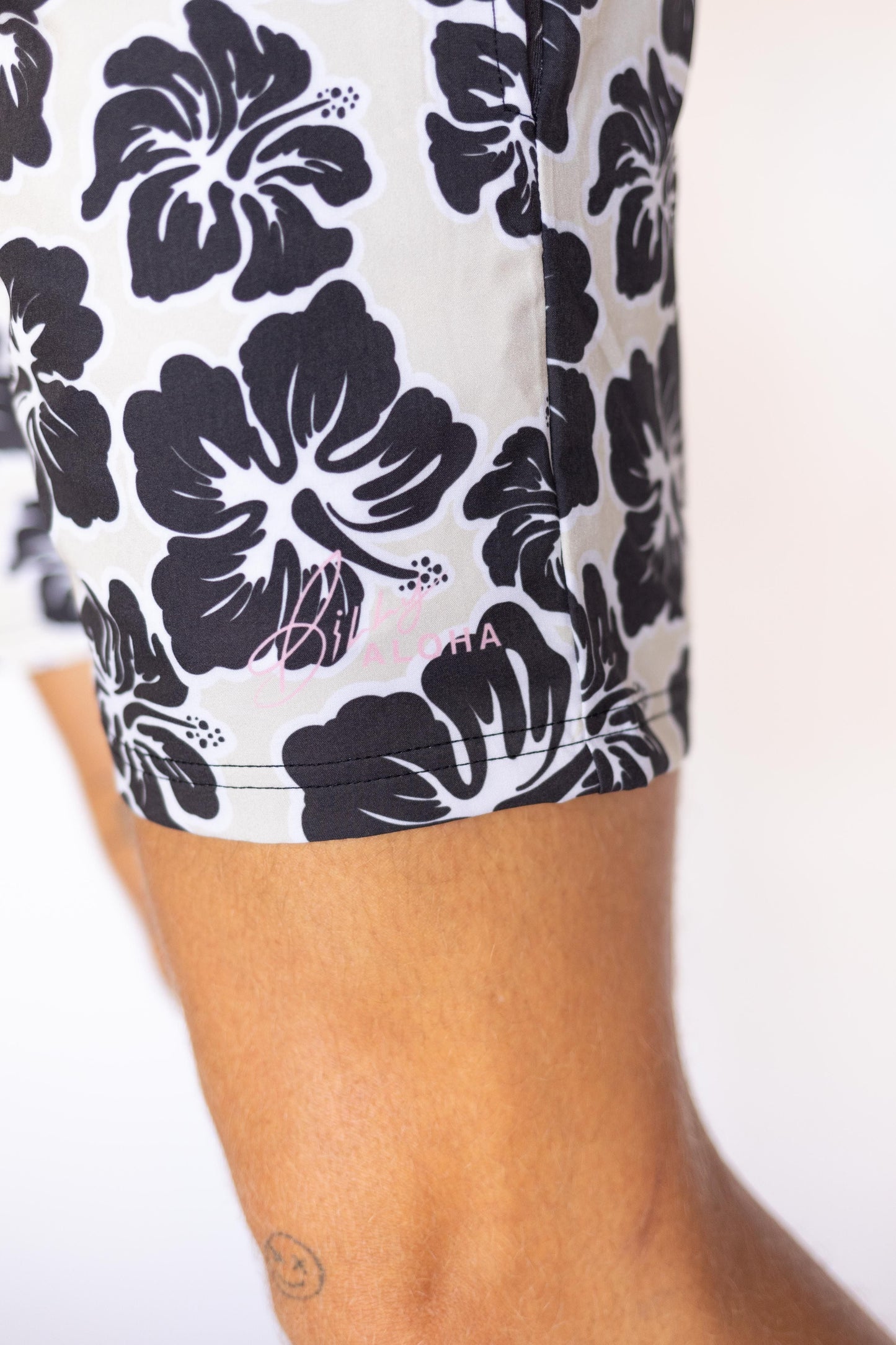 Mens Hawaii Resort Wear - Billy Aloha Hibiscus Swim Trunk 5