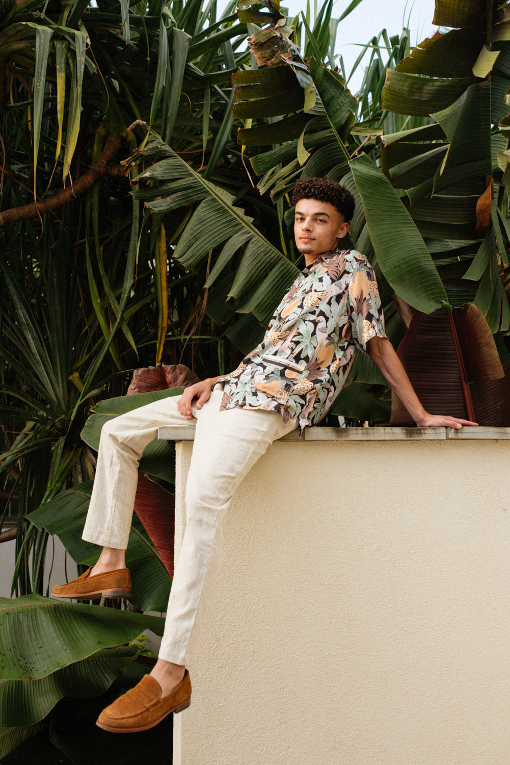 BILLY ALOHA PARROT-DISE SHIRT AND LINEN LOUNGE PANTS NATURAL