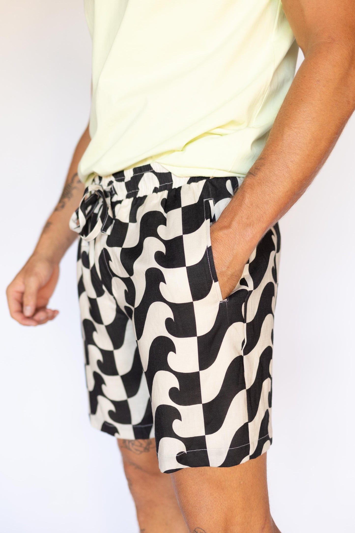 Mens Hawaii Resort Wear - Billy Aloha Lounge Short - Mono Waves 3
